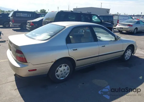 1995 Honda Accord Lx z USA, uszkodzony, nr VIN JHMCD5634SC064431